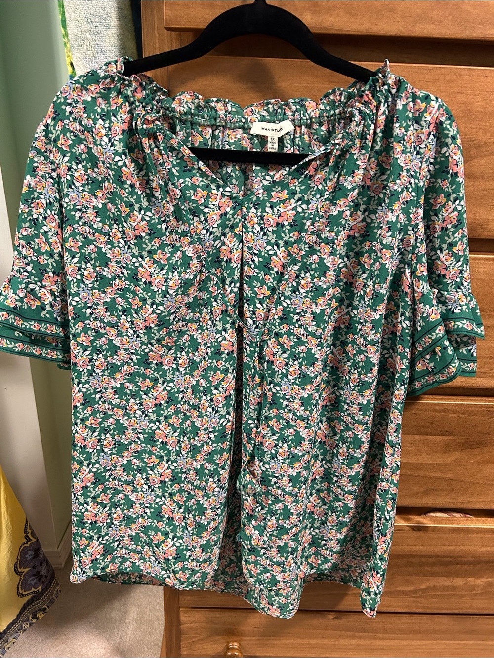 💚 Max Studio Teal Green Floral Peasant Top